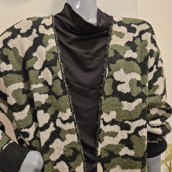 Mud pie, Camo Cardigan - Picture 6 of 10